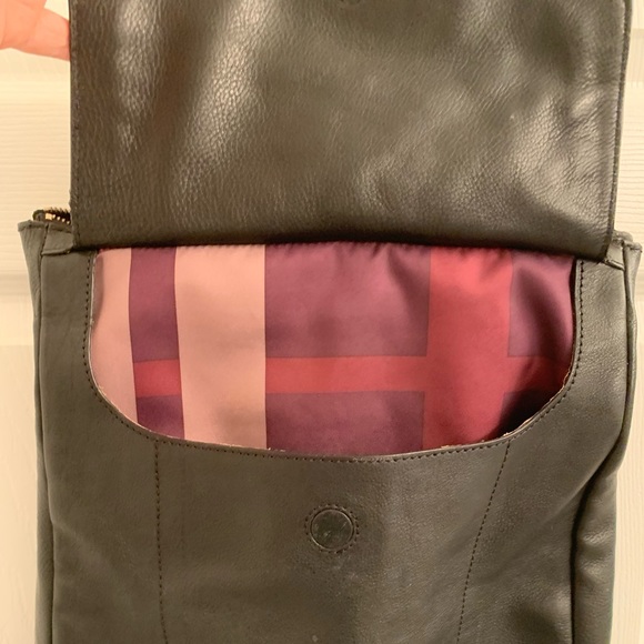 Black leather backpack - Picture 4 of 7